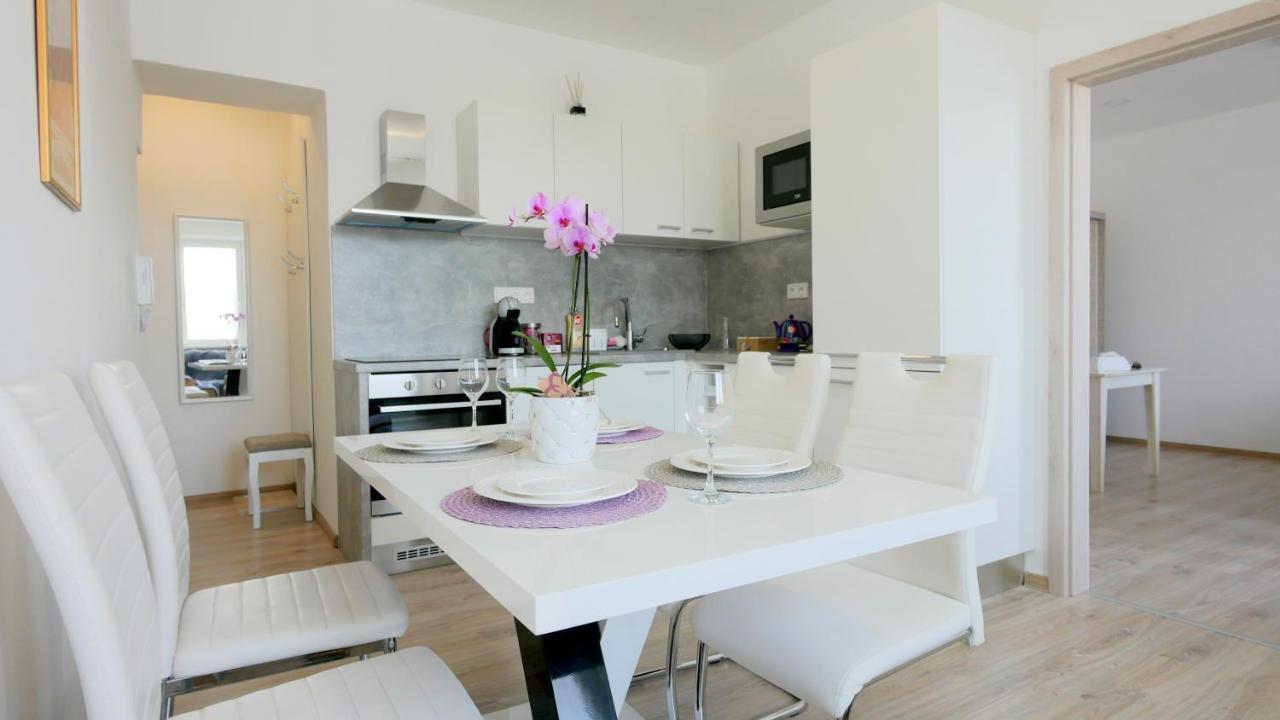 Apartman U Louckeho Klastera 2 Plus Kk Znojmo Eksteriør billede